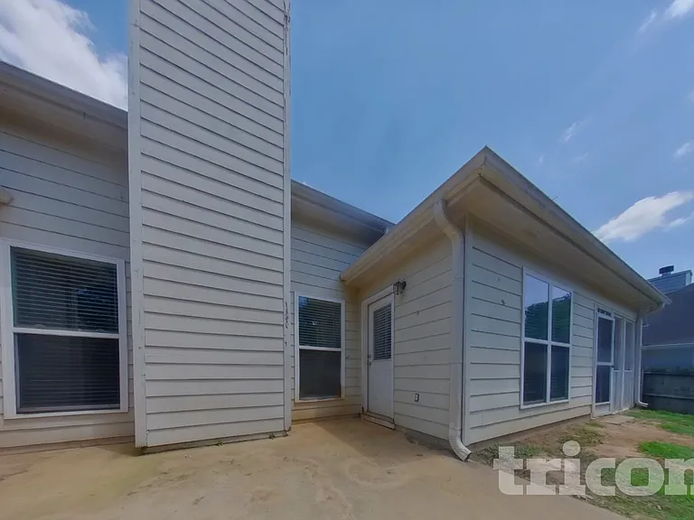 104 Logan Creek Ct — Photo 20