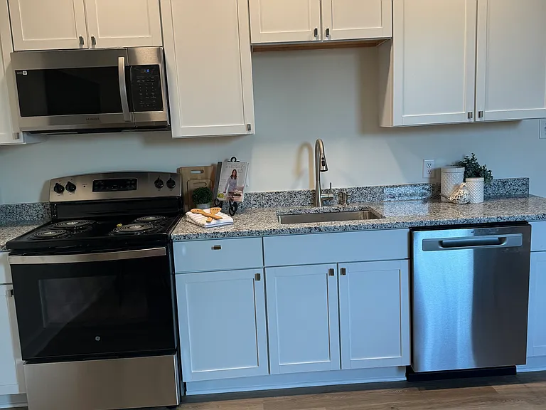 34 W Franklin St #2 — Photo 8