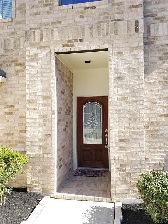 4 bed, 2.5 bath, 2730 sqft, $2,800 — Photo 4