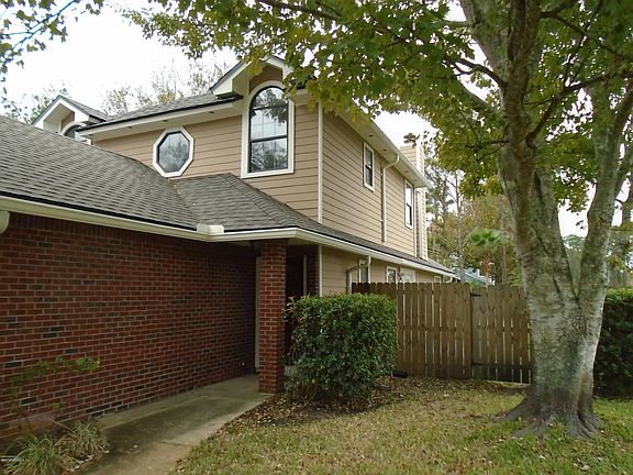 3rd image of 1690 Evans Dr S