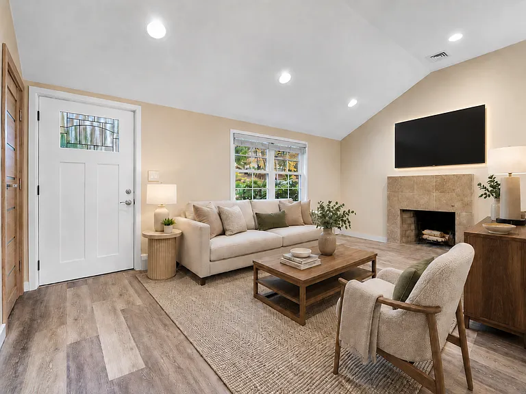 351 Winchester St — Photo 3