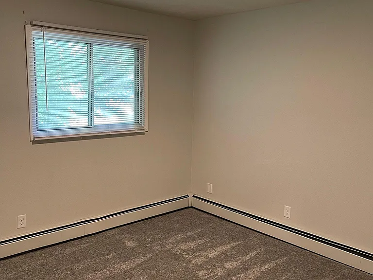 613 N Gilbert St #6 — Photo 8