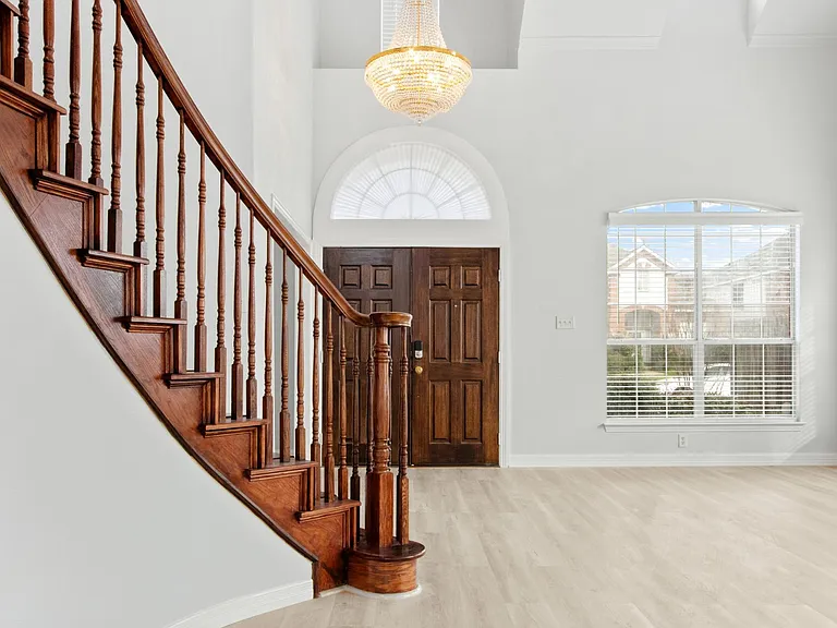 3131 Atrium Dr — Photo 30