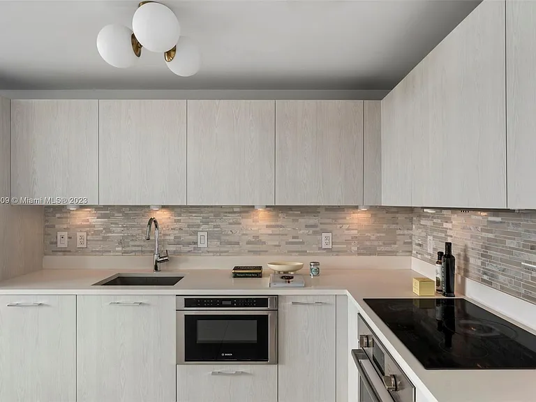 501 NE 31st St #3409 — Photo 9