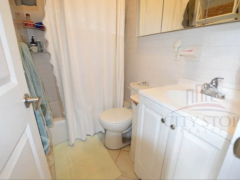 101 W 77th St #3C — Photo 6