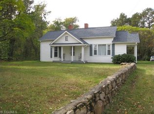 1015 Freedom Ln, Pinnacle, NC 27043