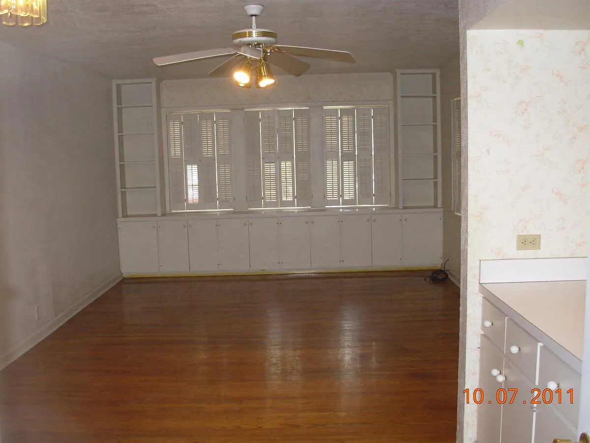 3 bed, 2000 sqft, $1,725 — Photo 4