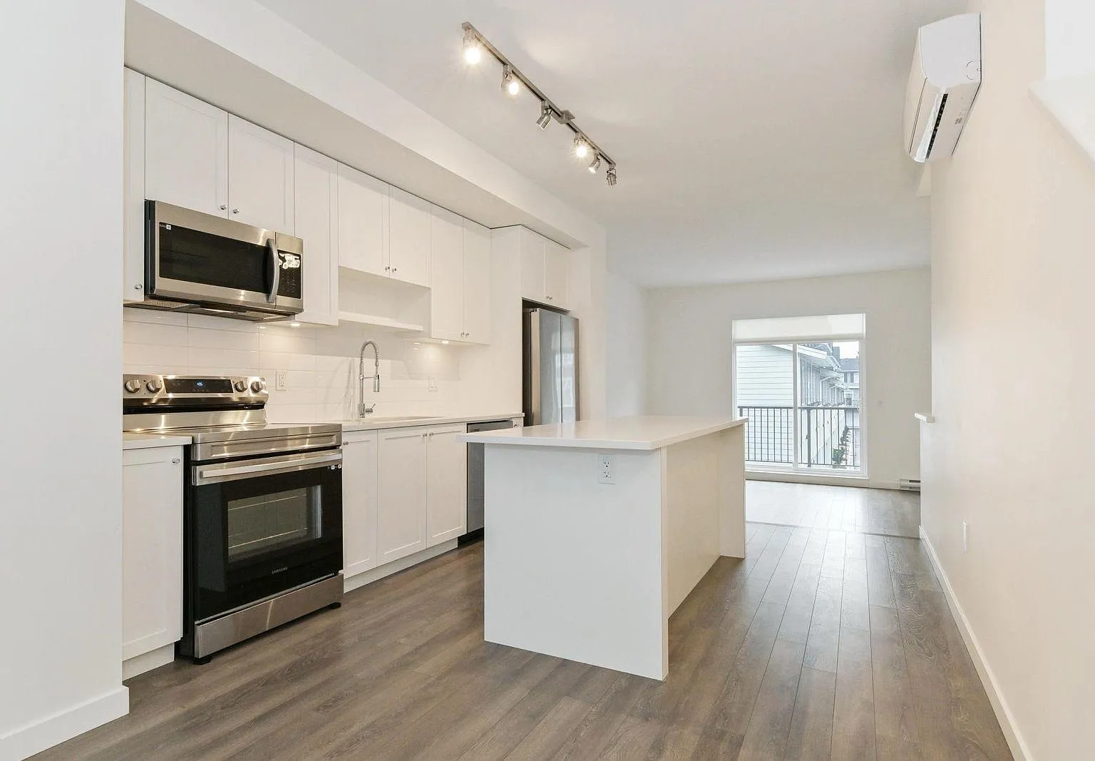 4 bed, 1530 sqft, $3,400 — Photo 2