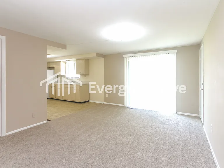 2137 Fairhaven Dr — Photo 3