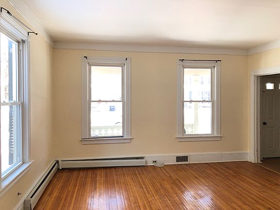 4th image of 57 Susquehanna Ave