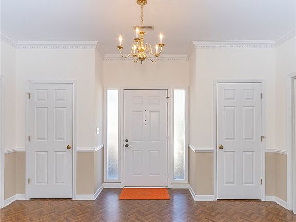 4th image of 52 Hickory Way