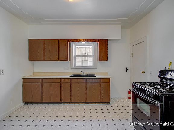 2nd image of 2045 Galewood Ave SW