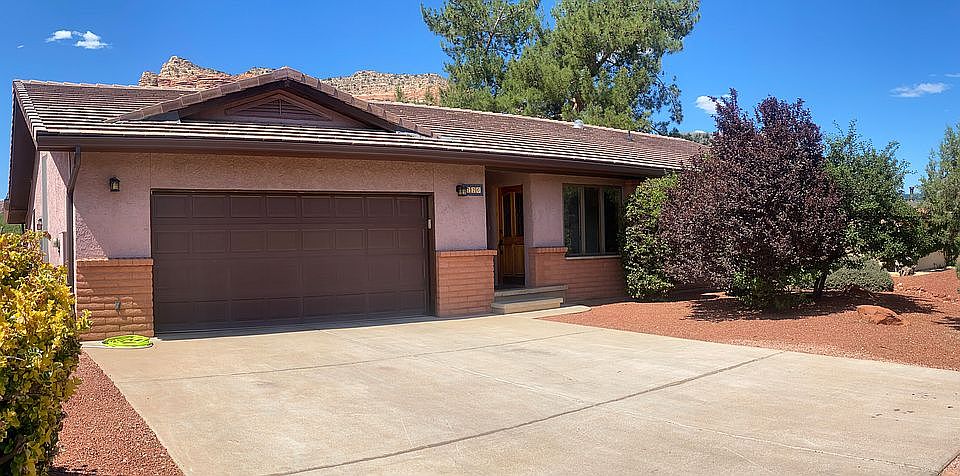 1st image of 220 Arrowhead Dr