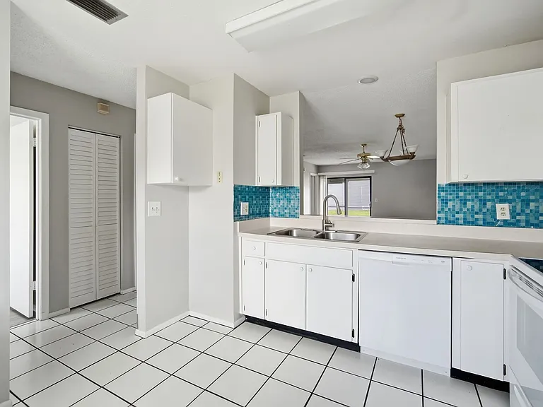 5401 Britwell Ct — Photo 10