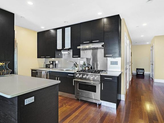 3rd image of 233 Pacific St APT 3A