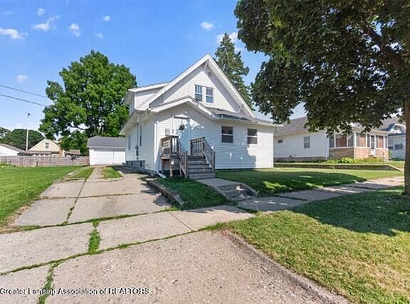 2nd image of 733 Loomis St