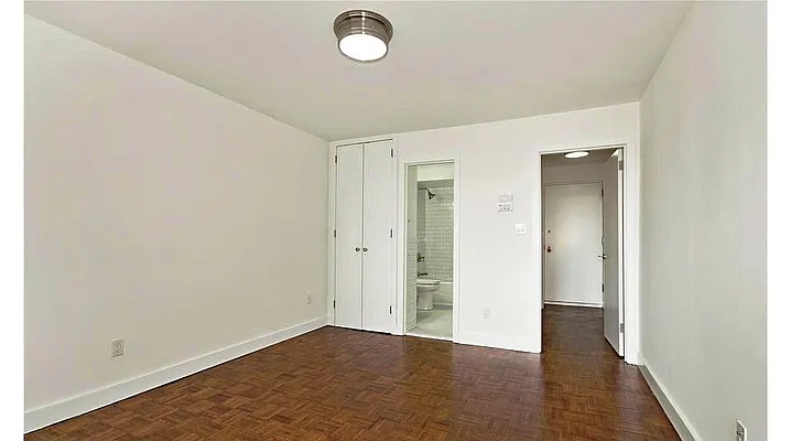 Rented by Citi Habitats | media 32