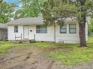 208 N Ora St, Pryor, OK 74361