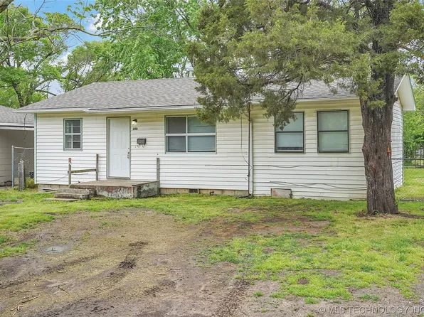 208 N Ora St, Pryor, OK 74361