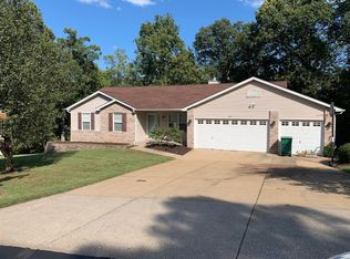3225 Reagan Ct, High Ridge, MO 63049