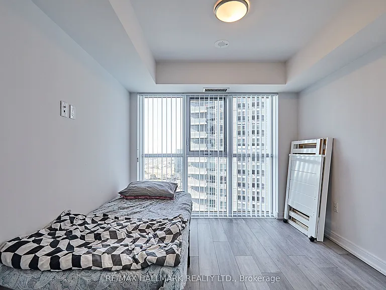 225 Village Green Sq #1804 — Photo 6