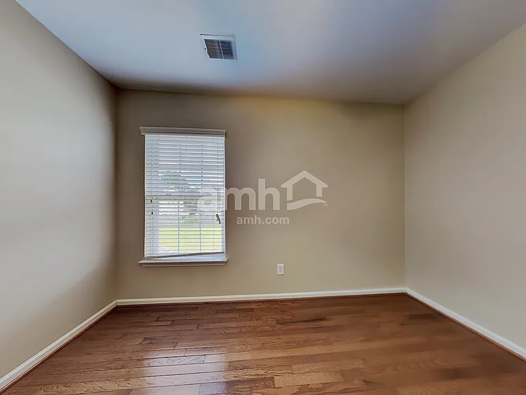 111 Graduate Ln — Photo 13