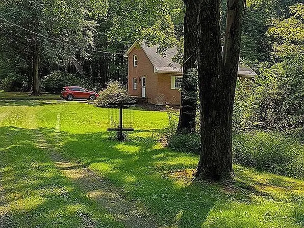 101 Vosler Rd, Greenville, PA 16125