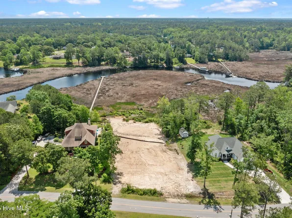 240 White Oak Bluff Road, Stella, NC 28582