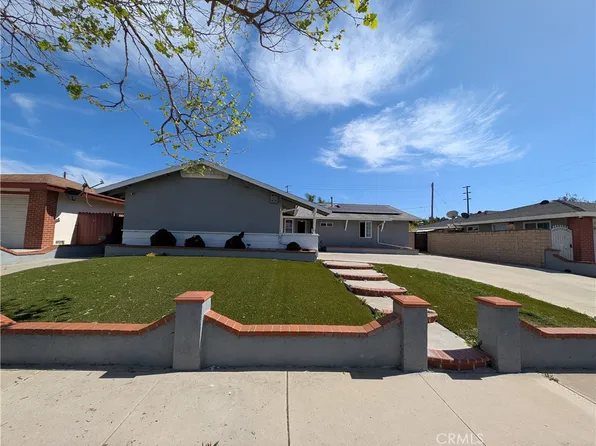 1019 S Shawnee Dr, Santa Ana, CA 92704