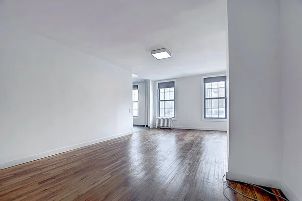 Rented by Urbane Brokerage | media 9