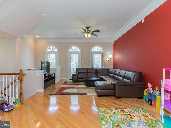 5th image of 639 Hurdle Mill Pl