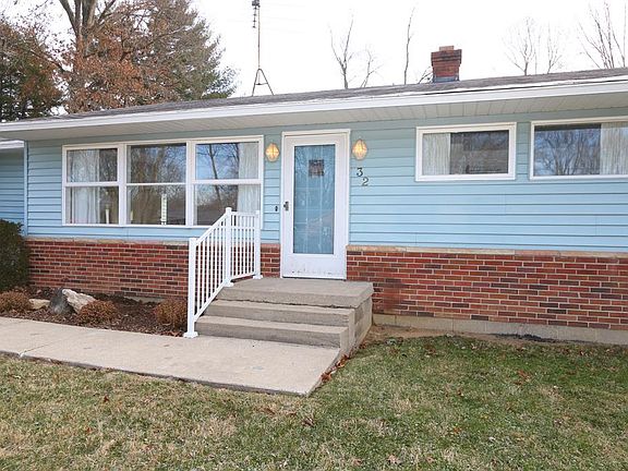 2nd image of 32 Oakcrest Dr