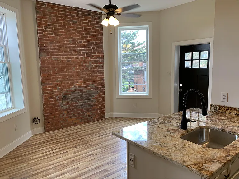 262 S Winebiddle St #6 — Photo 12