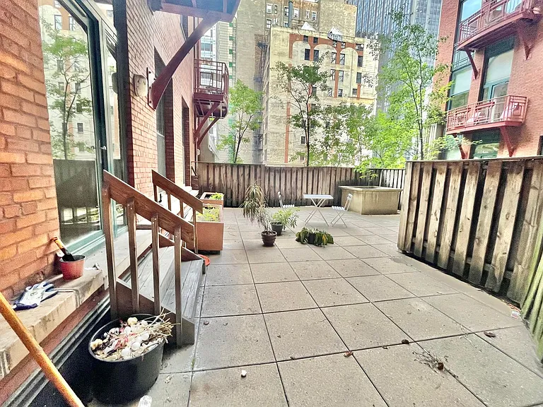208 W Washington St #506 — Photo 16