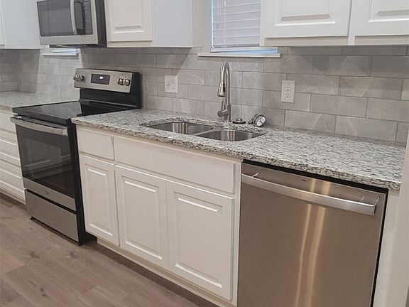 4th image of 900 N Garfield Ave #1/2
