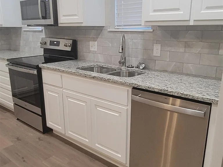 900 N Garfield Ave #1/2 — Photo 4
