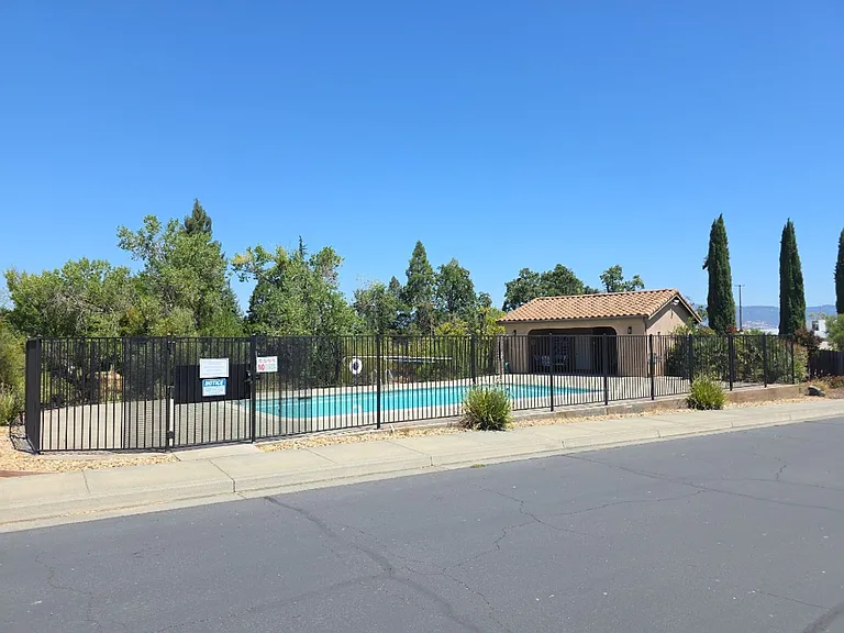 245 Katie Ct — Photo 28