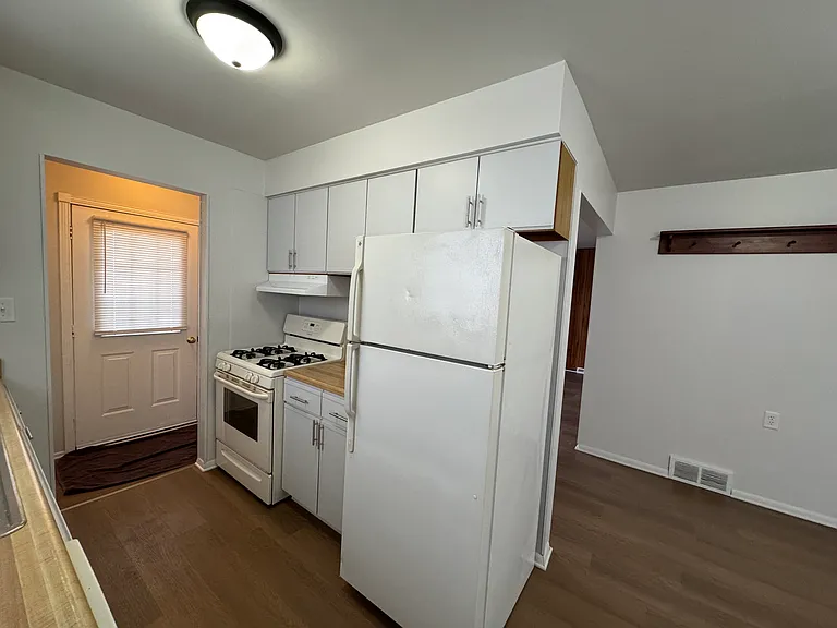 5722 Centralia St — Photo 5