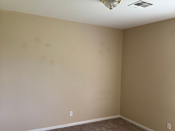 5th image of 901 Calumet St
