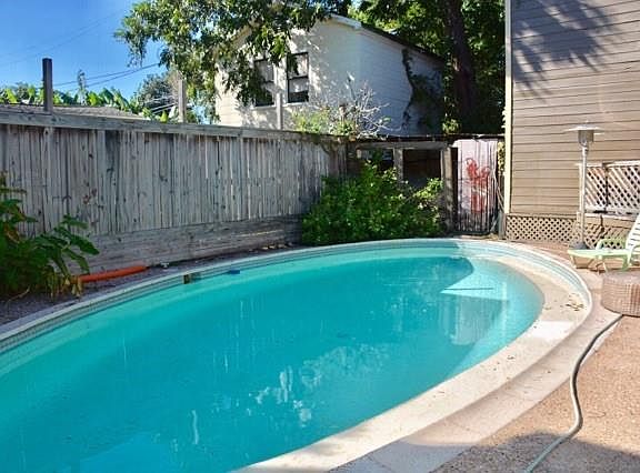 2nd image of 404 Hawthorne St #1