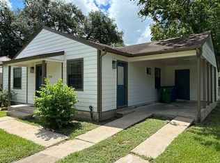 724 Kyle St, Angleton, TX 77515