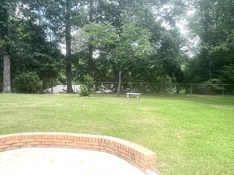 1943 Birchwood Way — Photo 53