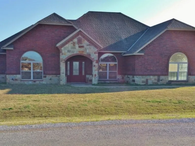1026 NE Brown Rd — Photo 1