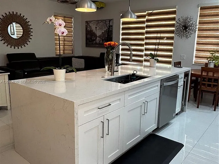 1362 Canary Island Dr — Photo 7