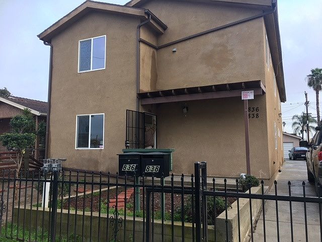 1st image of 836 W 78th St