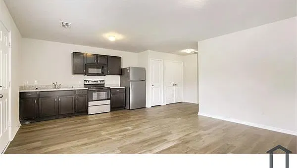3 bed, 840 sqft, $1,500 — Photo 3