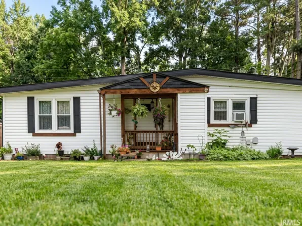 1166 Davis St, Elkhart, IN 46516