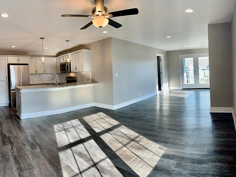 7223 Kentwell Ln #B — Photo 37