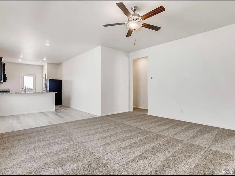322 Maple St — Photo 6