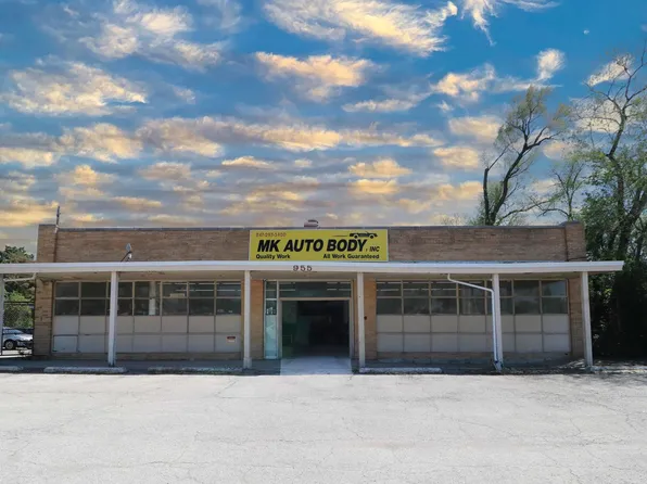 955 Rand Rd, Des Plaines, IL 60016